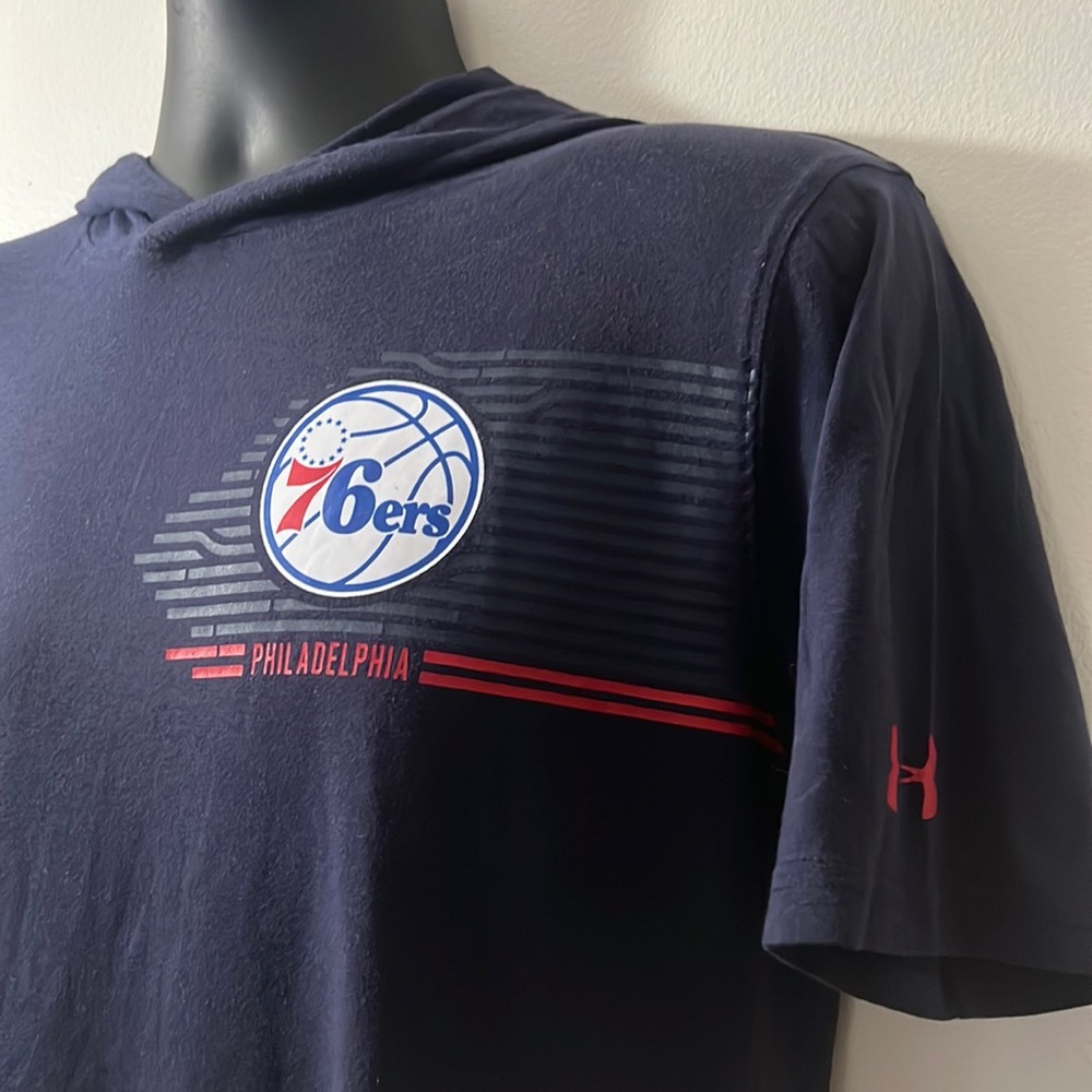 Sixers short sleeve shirt with hood